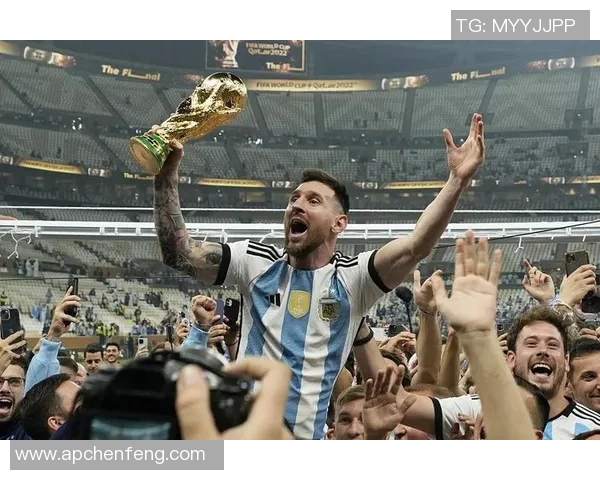 全球足球巨星争锋再起 从梅西C罗到哈兰德姆巴佩的传奇对决